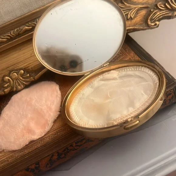 Mother of Pearl 1950’s vintage makeup compact - Picture 3 of 5